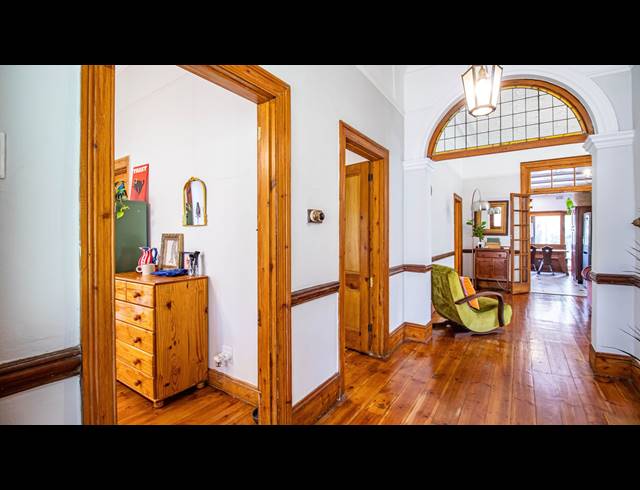 6 BEDROOM FREEHOLD FOR SALE IN PARKTOWN